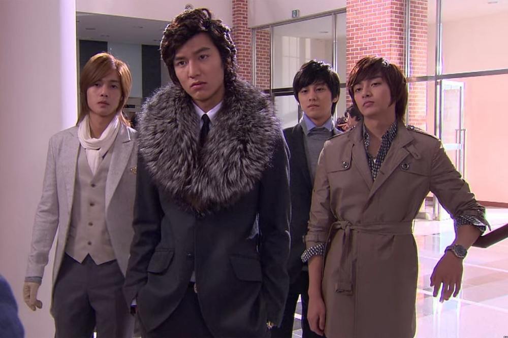 کیم هیون جونگ، کیم بوم، کیم جون و لی مین هو در سریال تلویزیونی «پسران برتر از گل» (Boys Over Flowers)